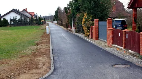 Czernica z nową drogą