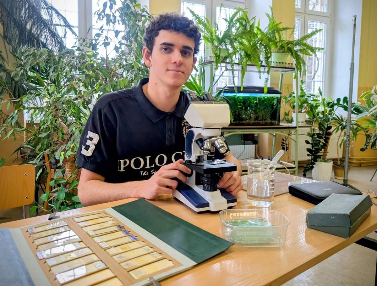 Biologię ma w małym palcu