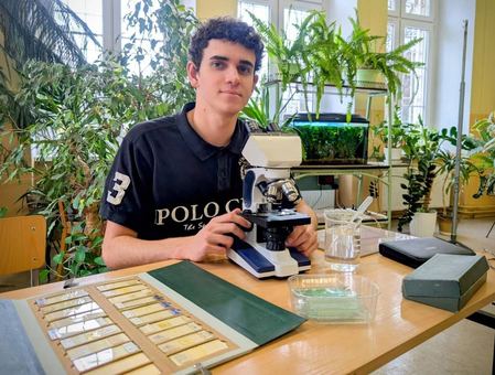 Biologię ma w małym palcu