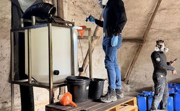 Produkowali narkotyki warte miliony. Policja odkryła profesjonalne laboratorium