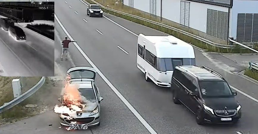 Samochód się pali na drodze - nikt nie chce pomóc