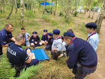 Policjanci i harcerze