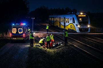 25-latek potrącony przez pociąg