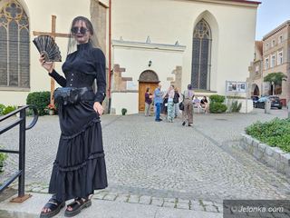 Mroczny strój a wiara. W co wierzą uczestnicy Castle Party?