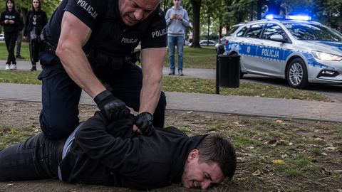 Policjant przekroczył swoje uprawnienia? Jest akt oskarżenia