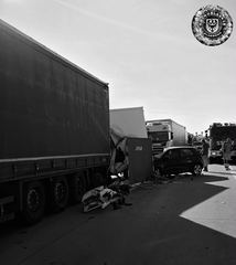 Makabryczny wypadek. Kierowca zginął na miejscu, ruch jest zablokowany!