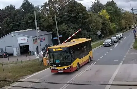 Plaga na przejazdach. Kierowcy ryzykują życie