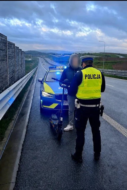 Jechał hulajnogą po S3, bo... tak poprowadziła go nawigacja