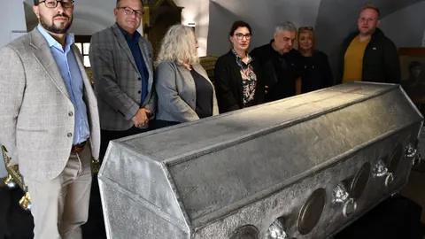 Zakończono prace konserwatorskie zabytkowego sarkofagu Konrada II Hochberga [ZDJĘCIA]